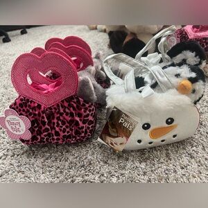 Brand New Set of 4 Pink Leopard and 4 Snowman Plush Pet Carriers